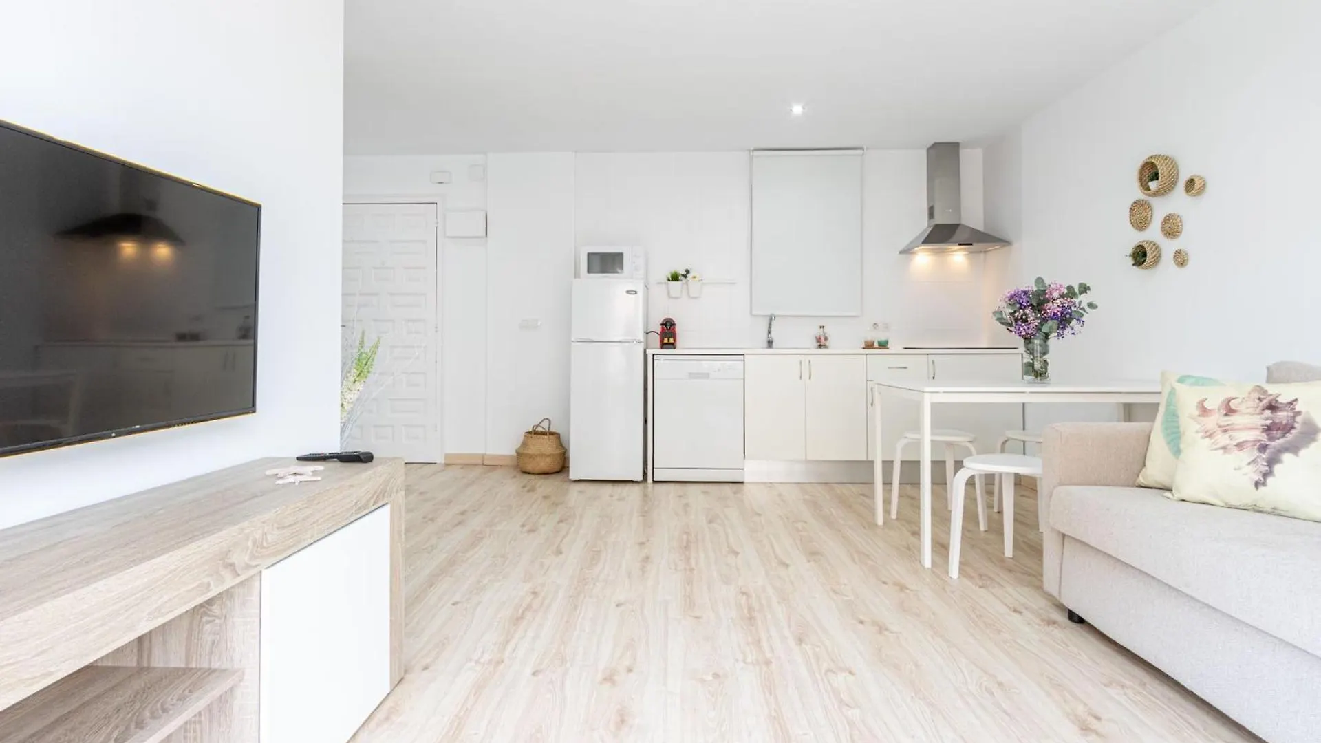 Milenial Immo Sim1 Apartamento A 300 Mts De La Playa Y Paseo Maritimo Roses 0*,  Espanha